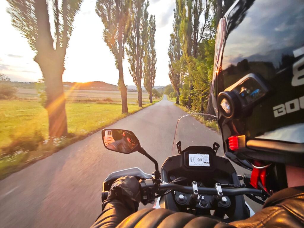 Jak vybrat helmu na motorku?