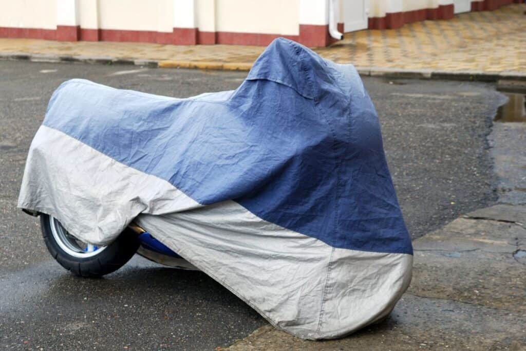 Jak zazimovat motorku venku